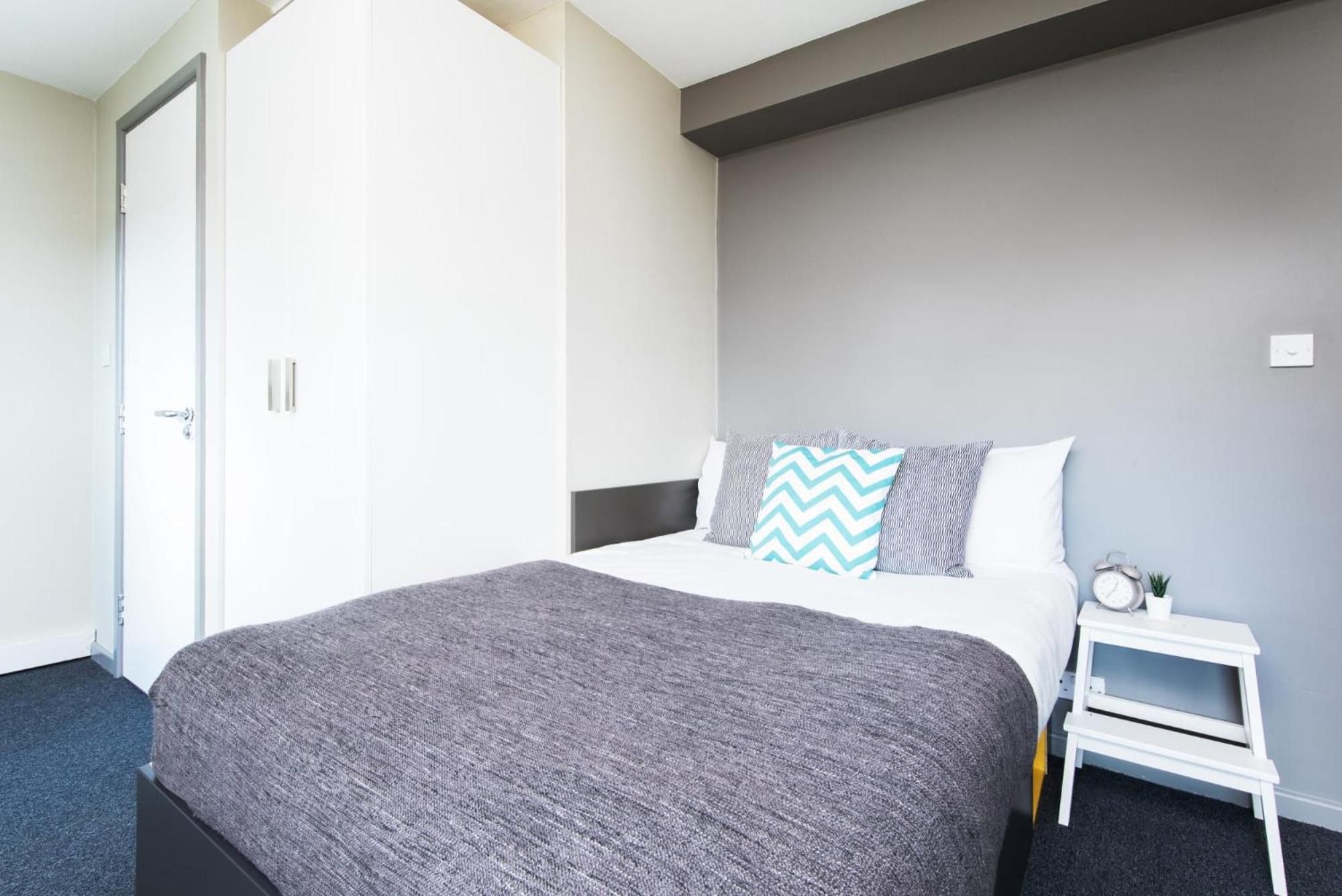For Students Only Exchange Works In Centre Apartment *
